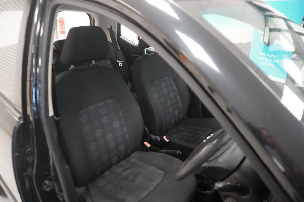 2010 (MAY) HYUNDAI i10 1.2 CONFORT 5 DOOR AUTOMATIC with ONLY 62K — GREAT FIRST CAR LOW INSURANCE