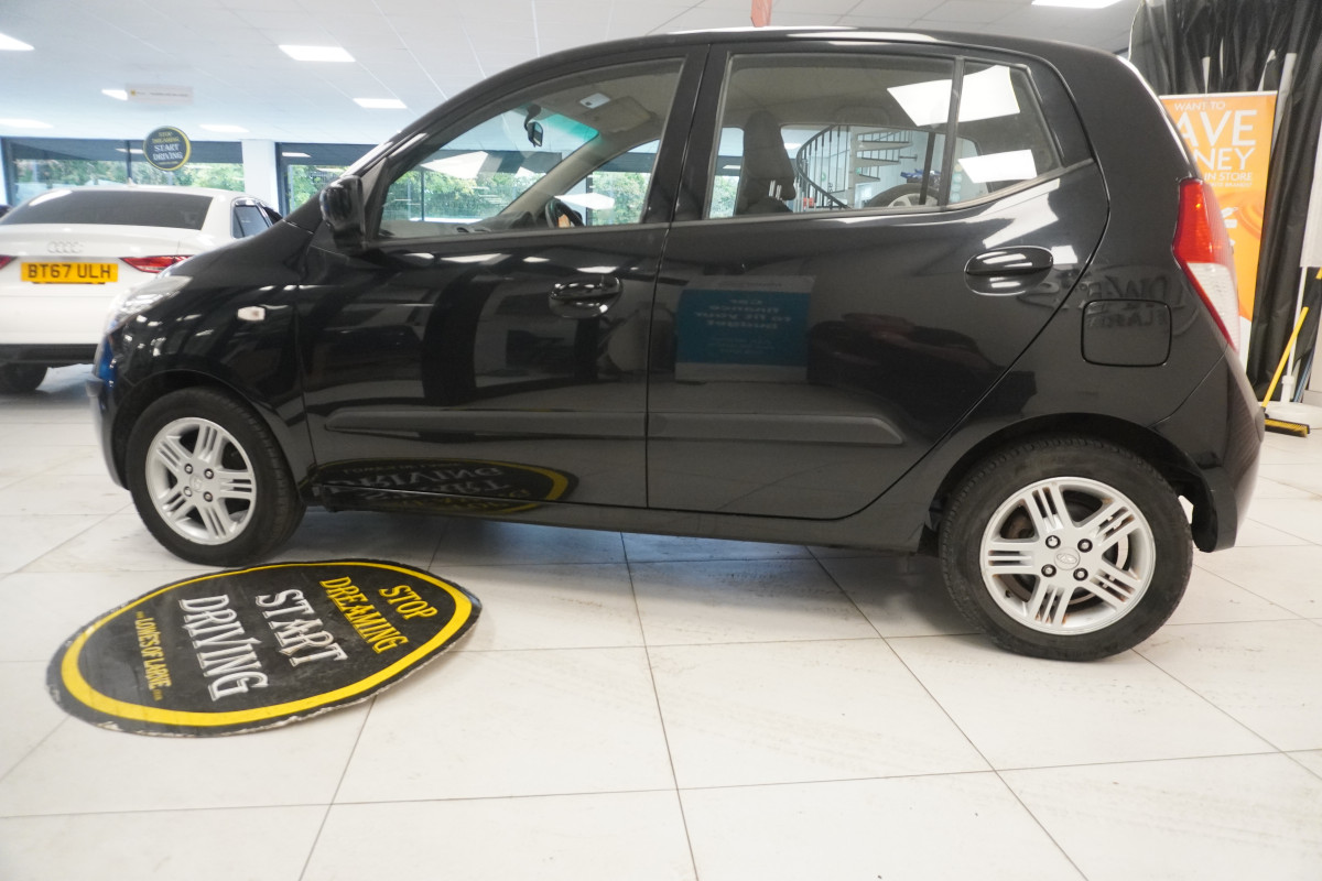 2010 (MAY) HYUNDAI i10 1.2 CONFORT 5 DOOR AUTOMATIC with ONLY 62K — GREAT FIRST CAR LOW INSURANCE