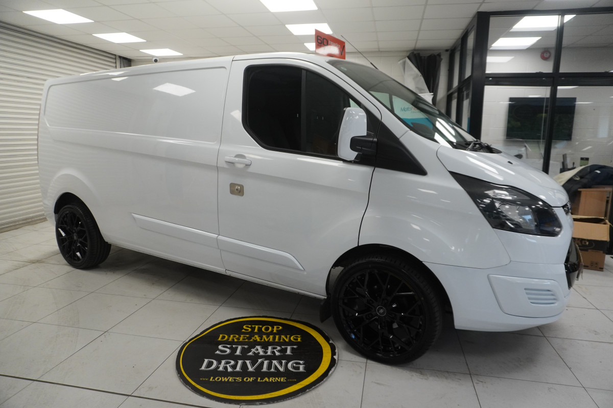 2017 (SEPT) FORD TRANSIT CUSTOM 2.0 TDCi EcoBlue 130PS — NO VAT