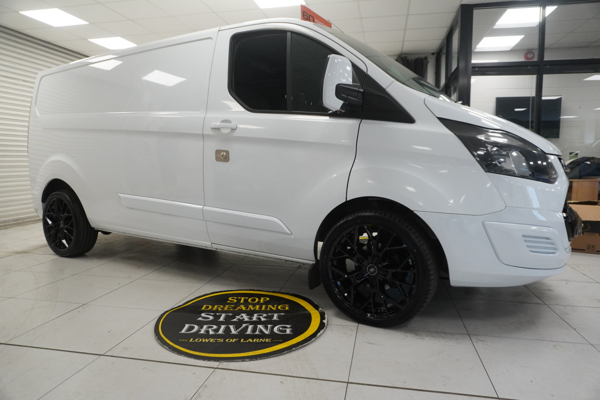 2017 (SEPT) FORD TRANSIT CUSTOM 2.0 TDCi EcoBlue 130PS — NO VAT