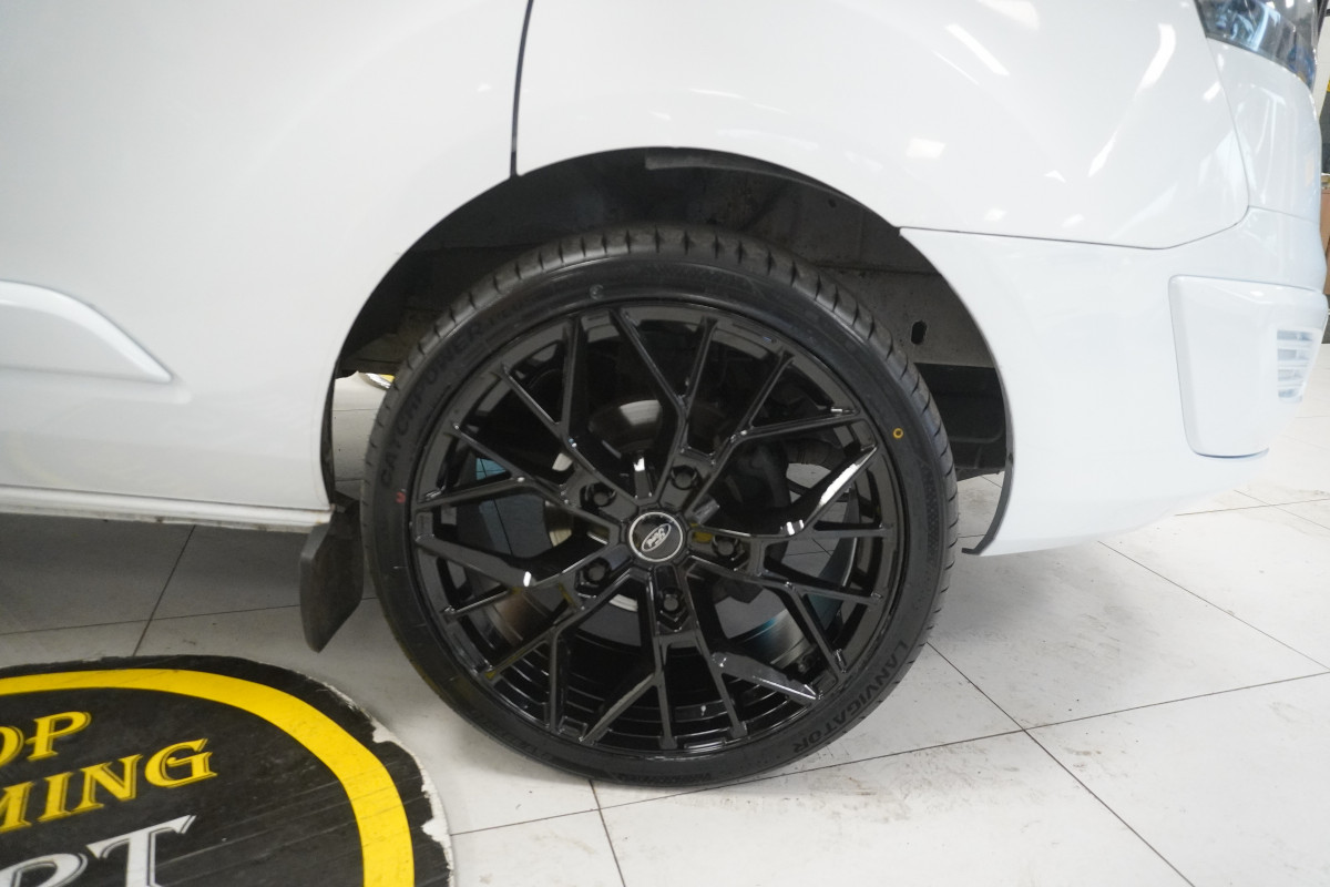 2017 (SEPT) FORD TRANSIT CUSTOM 2.0 TDCi EcoBlue 130PS — NO VAT