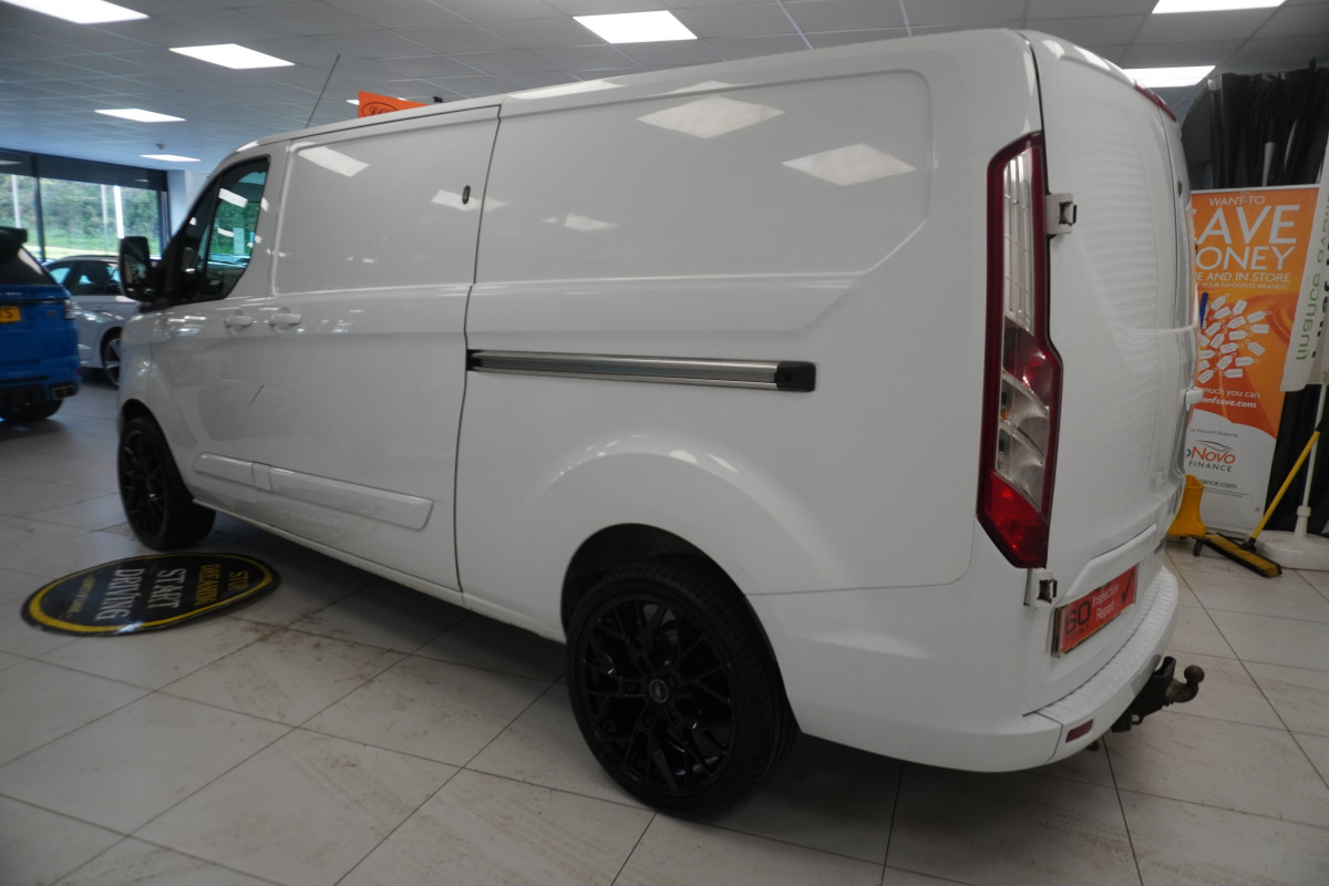 2017 (SEPT) FORD TRANSIT CUSTOM 2.0 TDCi EcoBlue 130PS — NO VAT