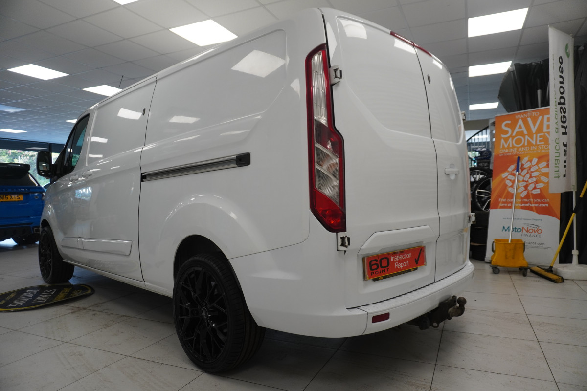 2017 (SEPT) FORD TRANSIT CUSTOM 2.0 TDCi EcoBlue 130PS — NO VAT