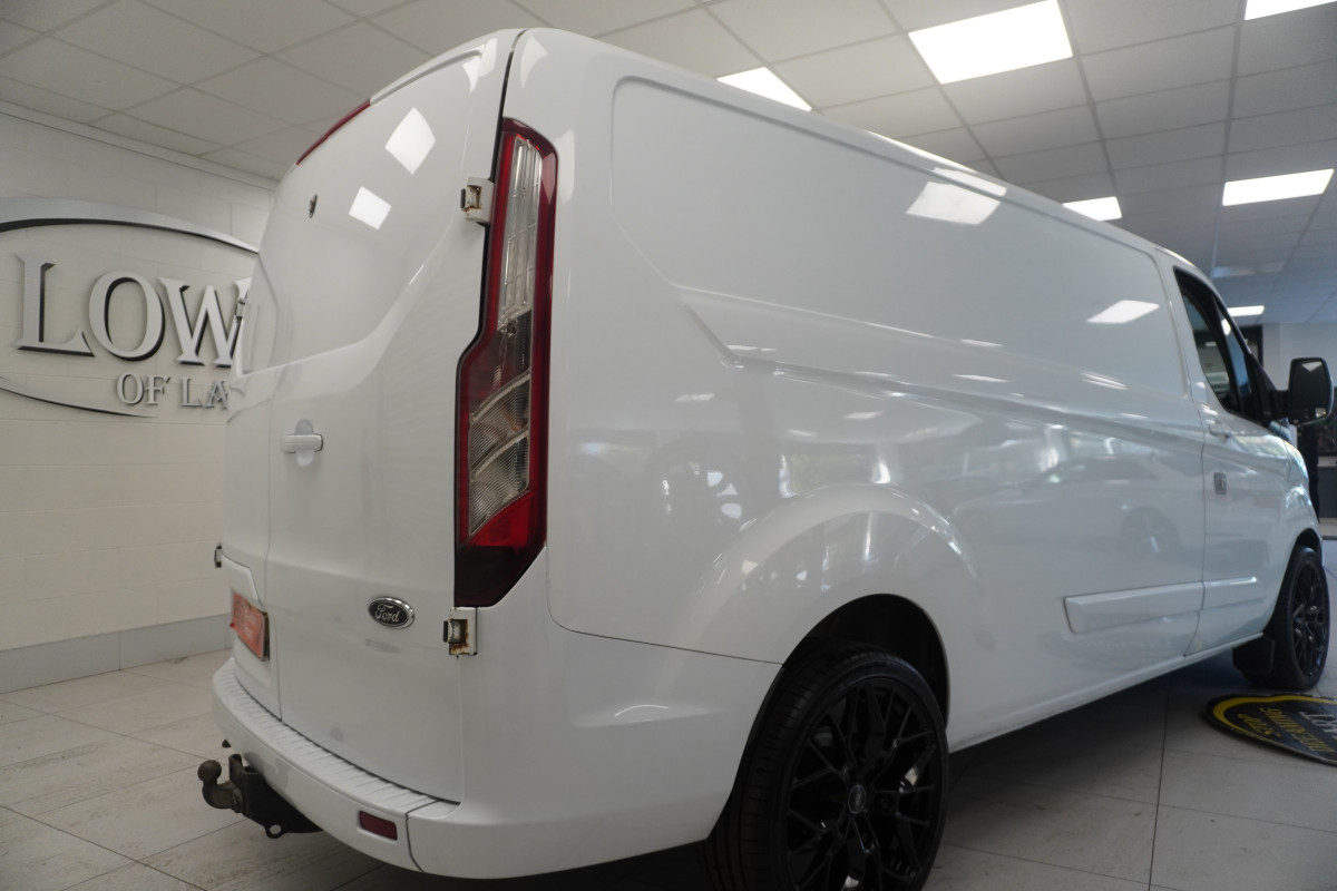 2017 (SEPT) FORD TRANSIT CUSTOM 2.0 TDCi EcoBlue 130PS — NO VAT
