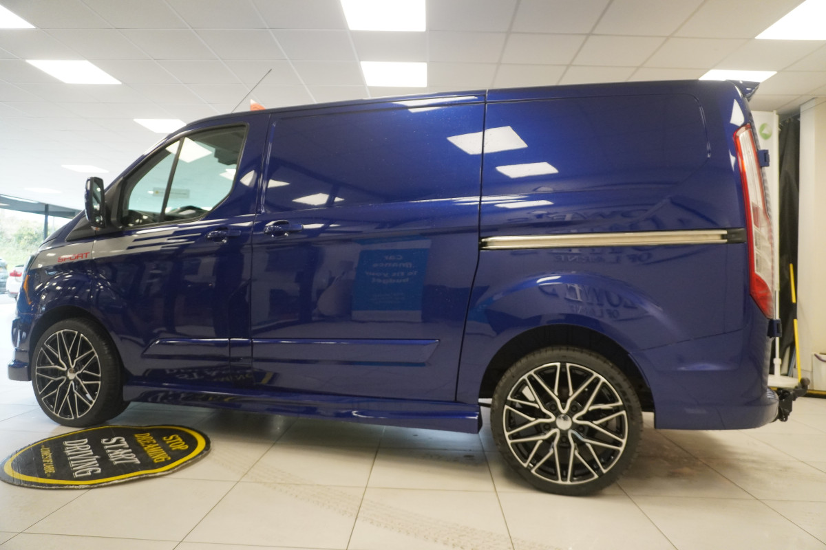 2018 FORD TRANSIT CUSTOM 2.0 TDCi 290 FULLY BODY KITTED ONLY 67K — ***JUST STUNNING*** — NO VAT