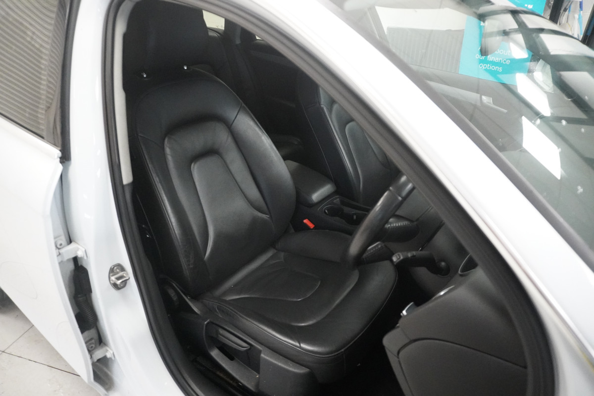 2015 AUDI A4 2.0 TDi SE ULTRA TECHNIK ESTATE with BLACK LEATHER & 20″ ALLOYS