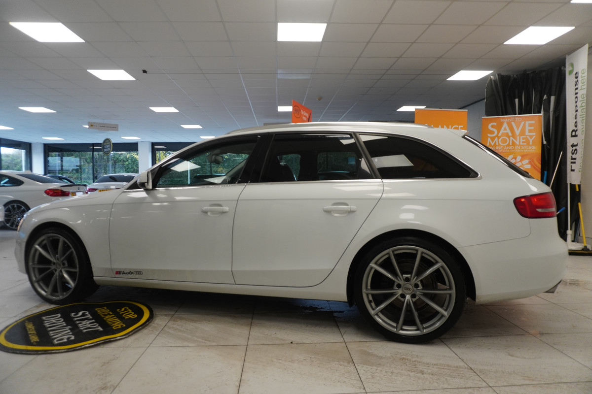 2015 AUDI A4 2.0 TDi SE ULTRA TECHNIK ESTATE with BLACK LEATHER & 20″ ALLOYS