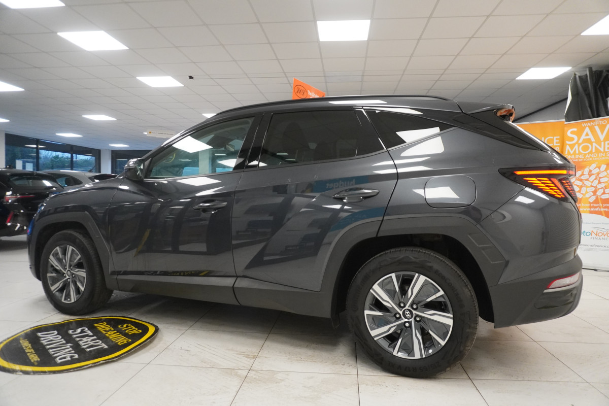 2024 HYUNDAI TUCSON1.6 T-GDi SE CONNECT with ONLY 8K