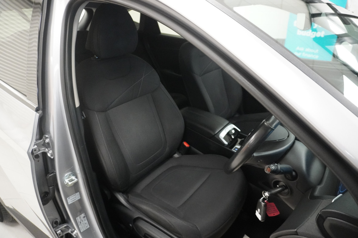 2024 HYUNDAI TUCSON1.6 T-GDi SE CONNECT with ONLY 8K