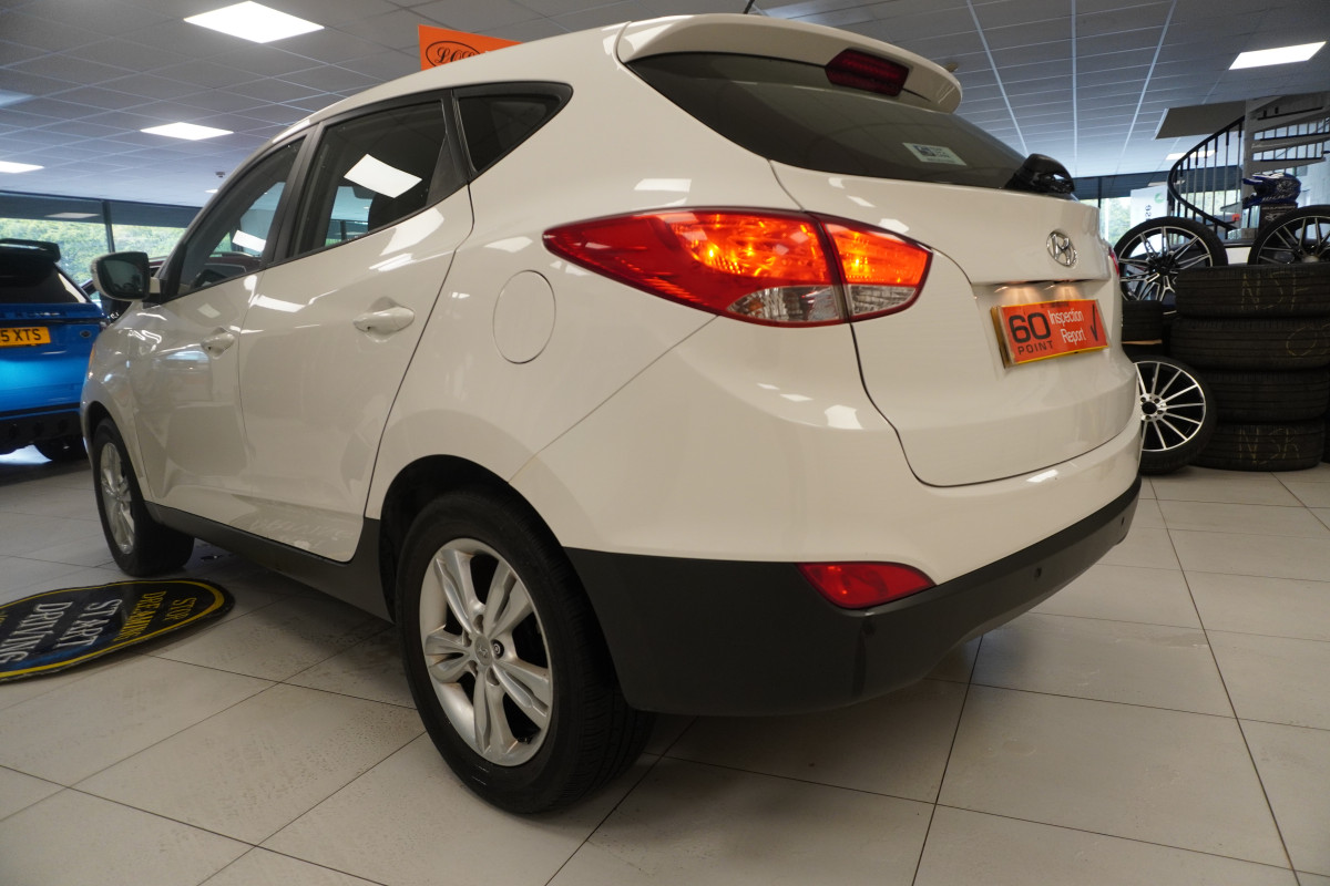 2014 (APRIL) HYUNDAI iX35 1.7 CRDi SE with BLACK LEATHER