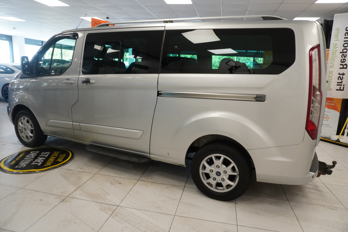 2014 (AUG) FORD TRANSIT TOURNEO CUSTOM 2.2 TDCi EcoTECH 300 LIMITED — 9 SEATER — LEATHER