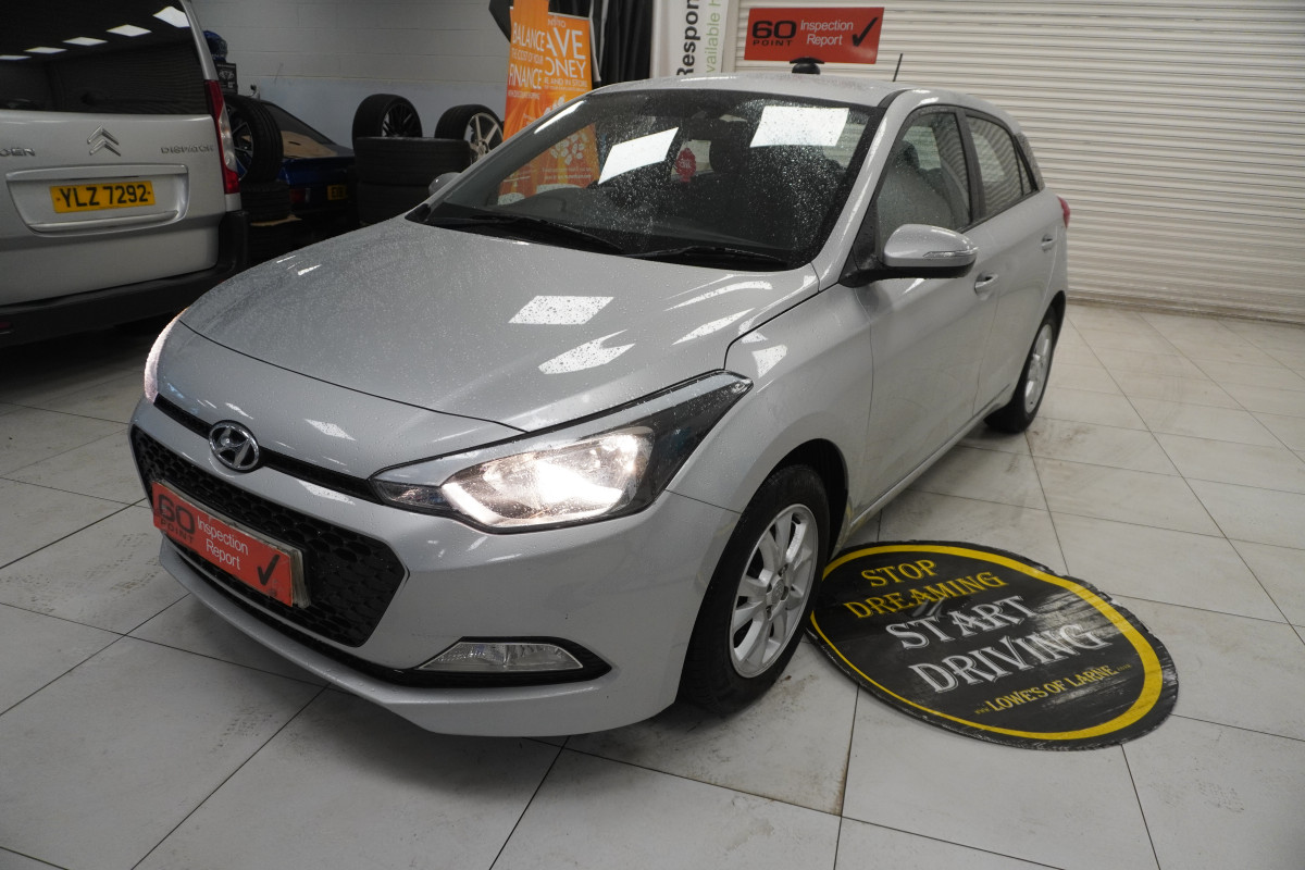 2017 (JUNE) HYUNDAI i20 1.2 MPi SE with ONLY 42K (ONE OWNER)