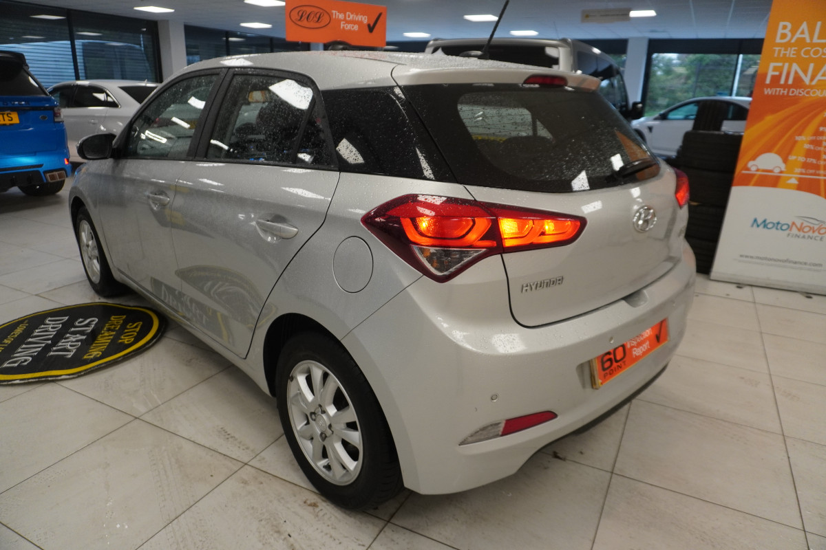 2017 (JUNE) HYUNDAI i20 1.2 MPi SE with ONLY 42K (ONE OWNER)