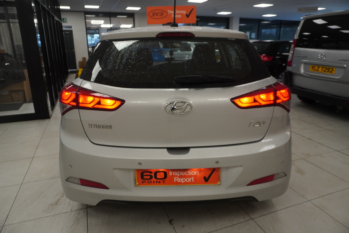 2017 (JUNE) HYUNDAI i20 1.2 MPi SE with ONLY 42K (ONE OWNER)