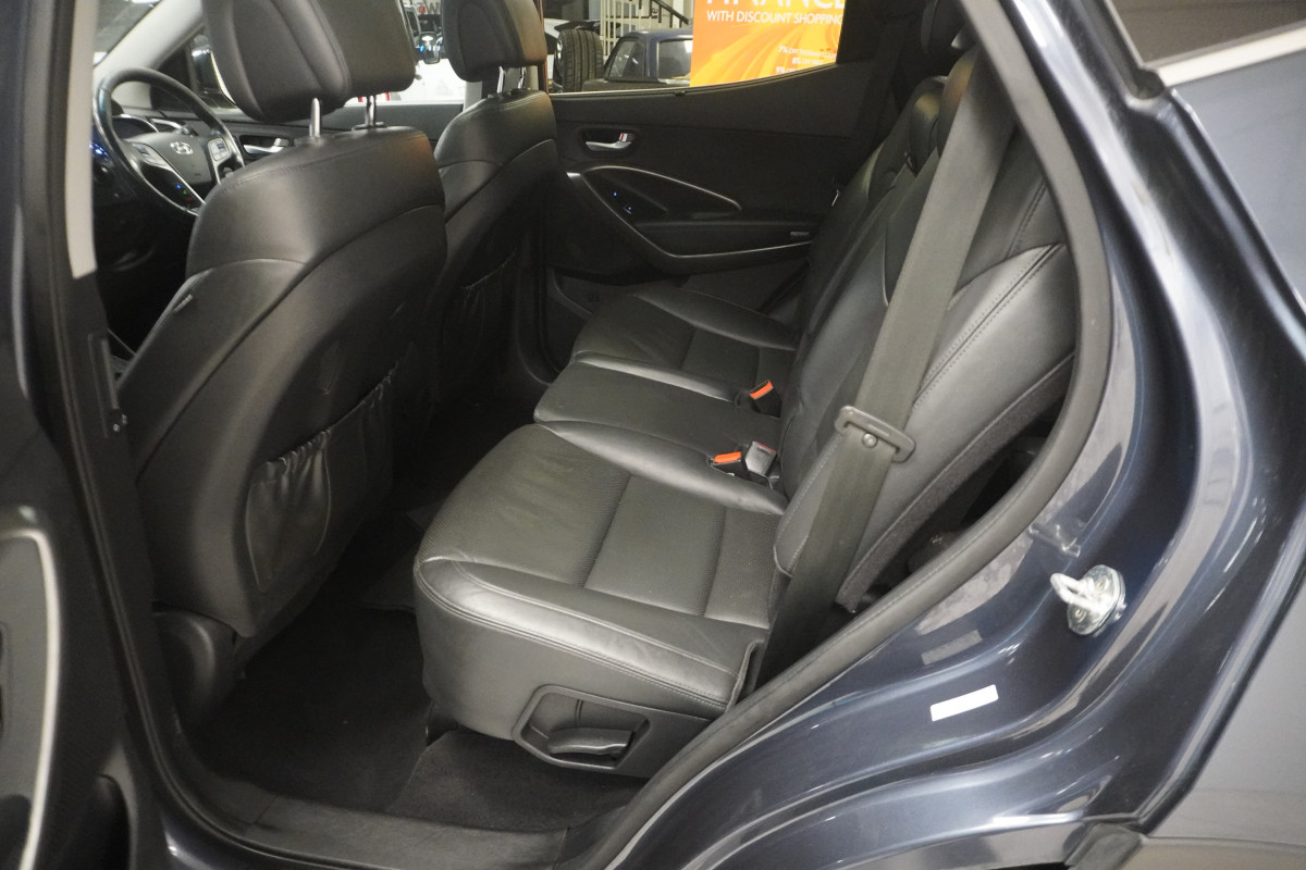 2015 HYUNDAI SANTA FE 2.2 CRDi PREMIUM SE AUTOMATIC with SAT NAV, BLACK LEATHER, REAR CAMERA SAT NAV — 7 SEATER