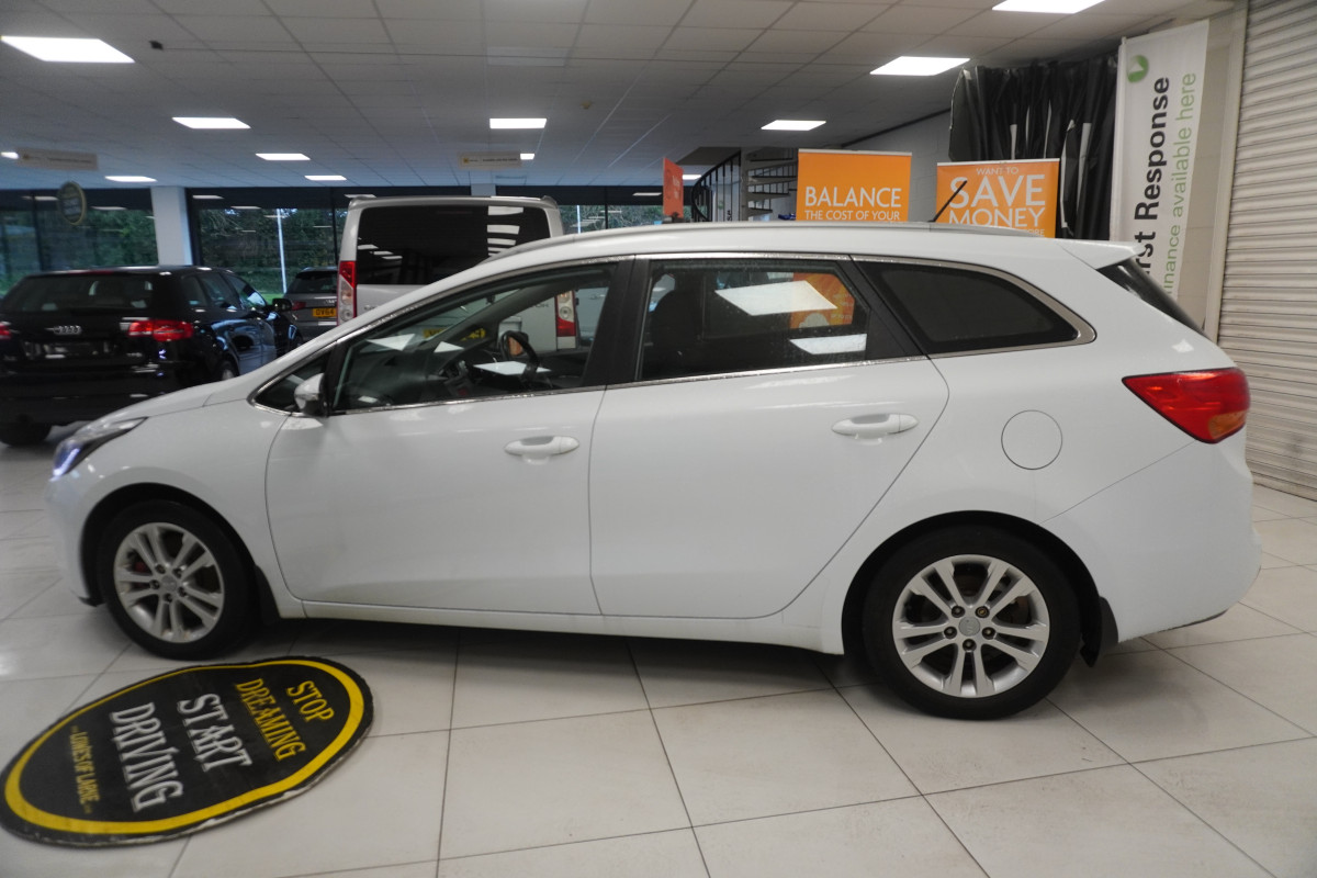 2014 (AUG) KIA CEED 1.6 CRDi ISG2 EcoDYNAMICS SPORTSWAGON — ONLY 79,000 MILES — JUST HAD NEW CLUTCH KIT