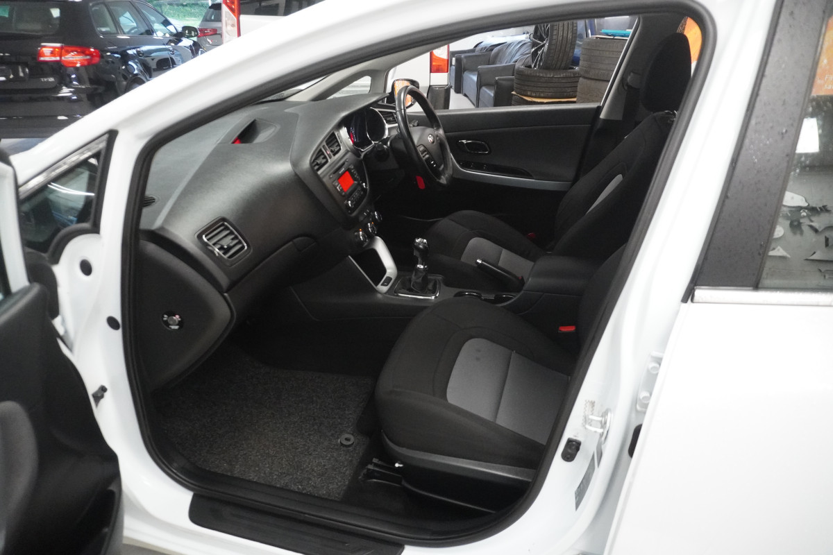 2014 (AUG) KIA CEED 1.6 CRDi ISG2 EcoDYNAMICS SPORTSWAGON — ONLY 79,000 MILES — JUST HAD NEW CLUTCH KIT