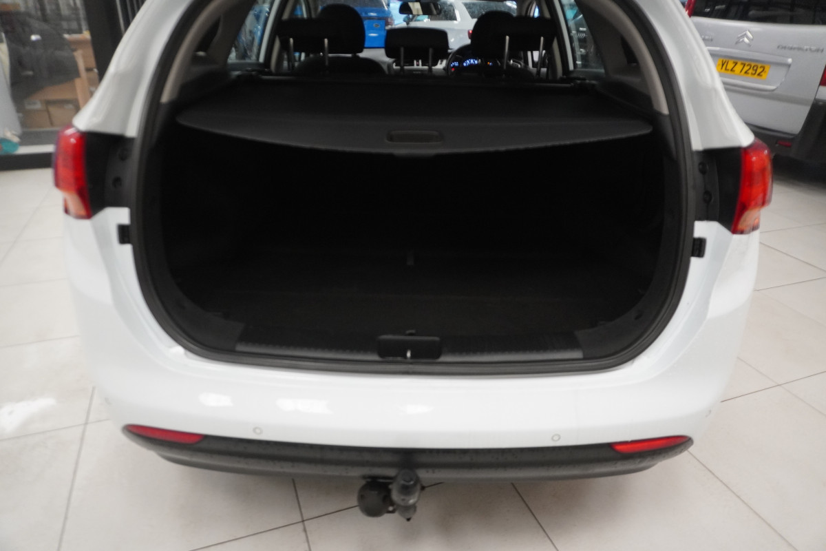 2014 (AUG) KIA CEED 1.6 CRDi ISG2 EcoDYNAMICS SPORTSWAGON — ONLY 79,000 MILES — JUST HAD NEW CLUTCH KIT