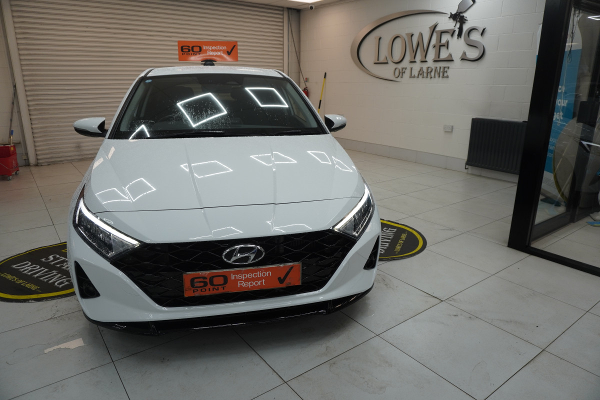 2022 HYUNDAI i20 1.0 T-GDi Mhev PREMIUM with ONLY 31K — HEATED STEERING WHEEL & SEATS