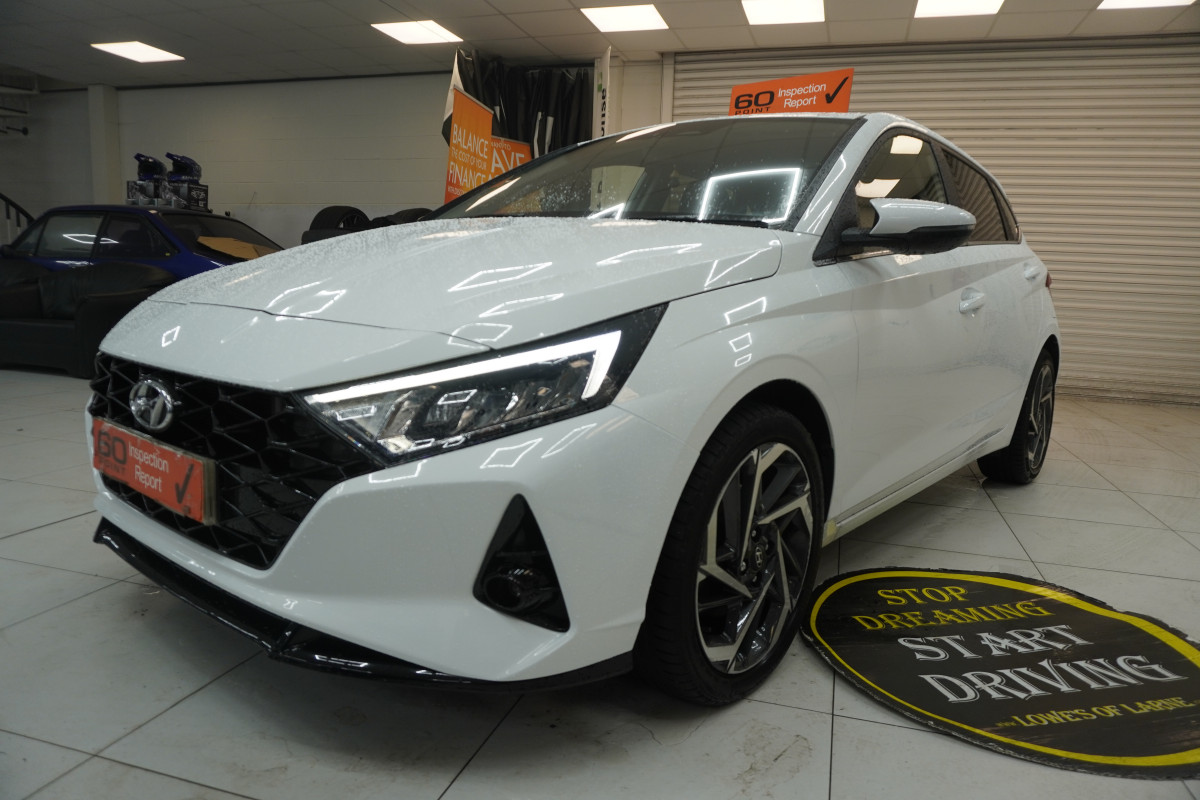 2022 HYUNDAI i20 1.0 T-GDi Mhev PREMIUM with ONLY 31K — HEATED STEERING WHEEL & SEATS