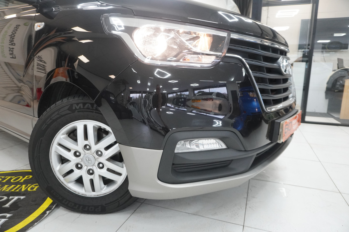 2019 (SEPT) HYUNDAI i800 2.5 CRDi SE 170 AUTOMATIC — 8 SEATER — ONE OWNER