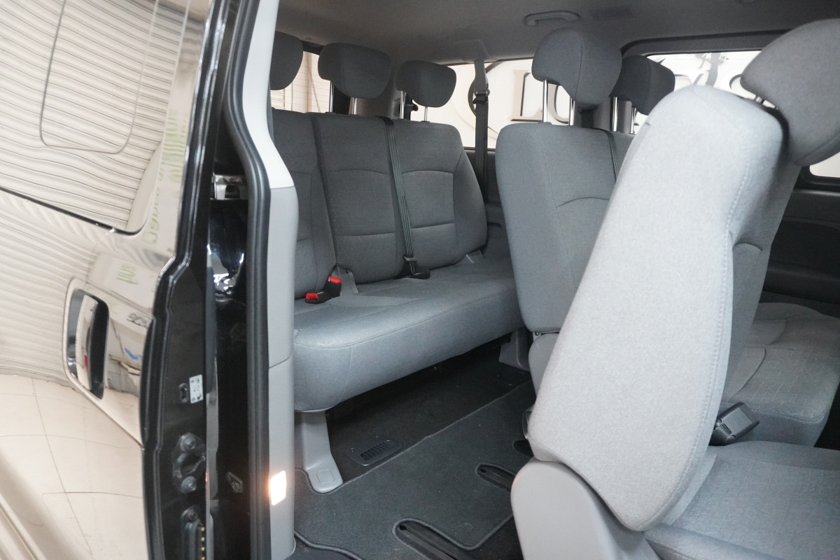 2019 (SEPT) HYUNDAI i800 2.5 CRDi SE 170 AUTOMATIC — 8 SEATER — ONE OWNER