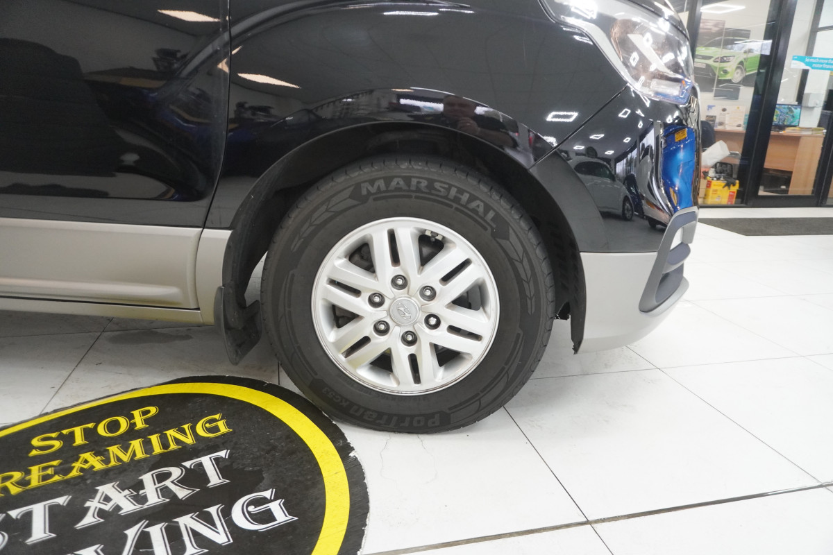 2019 (SEPT) HYUNDAI i800 2.5 CRDi SE 170 AUTOMATIC — 8 SEATER — ONE OWNER