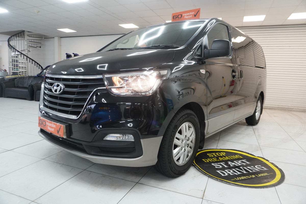 2019 (SEPT) HYUNDAI i800 2.5 CRDi SE 170 AUTOMATIC — 8 SEATER — ONE OWNER