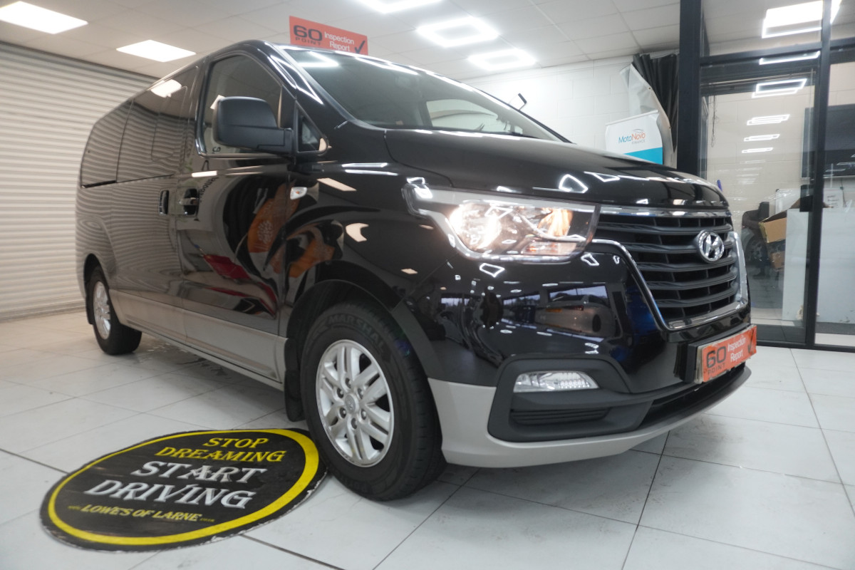 2019 (SEPT) HYUNDAI i800 2.5 CRDi SE 170 AUTOMATIC — 8 SEATER — ONE OWNER