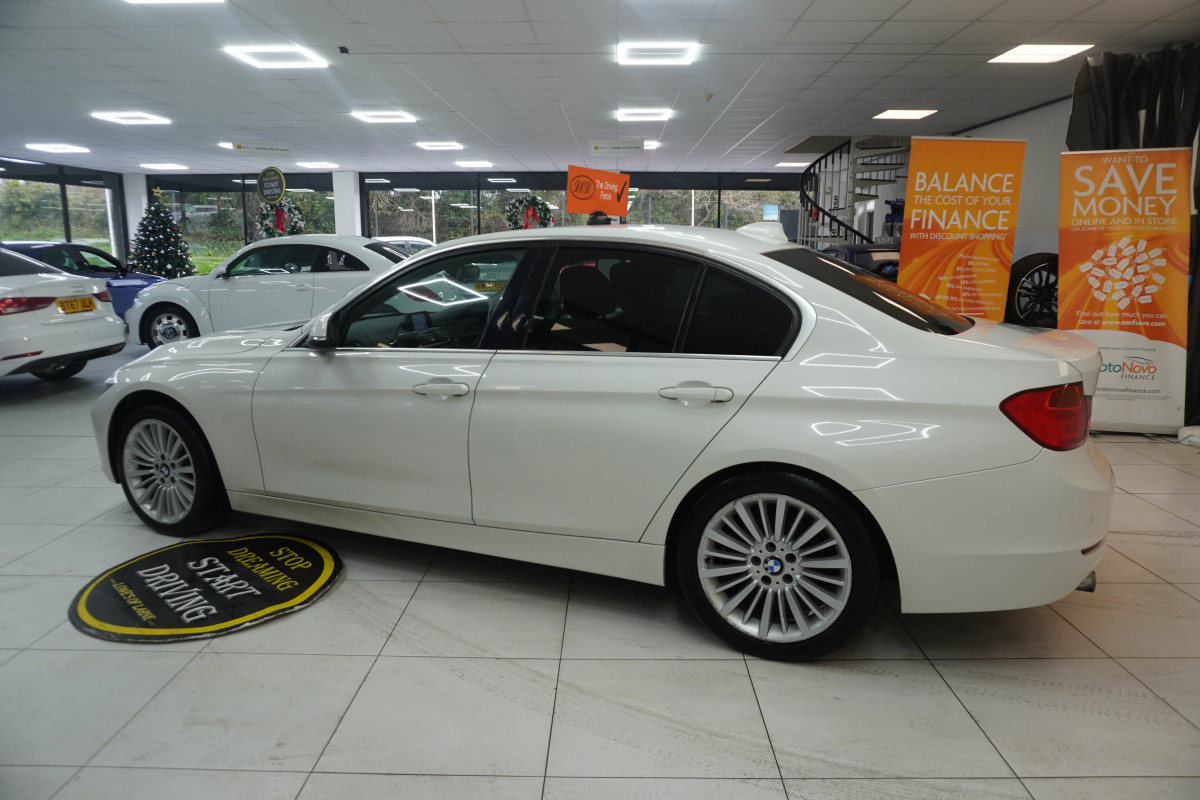 2012 (JUNE) BMW 320D LUXURY AUTOMATIC  — BLACK LEATHER