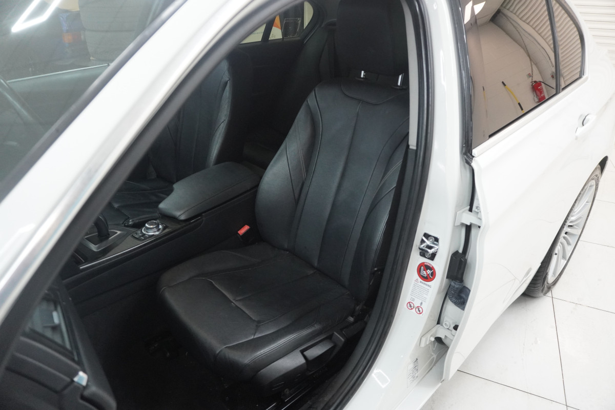 2012 (JUNE) BMW 320D LUXURY AUTOMATIC  — BLACK LEATHER