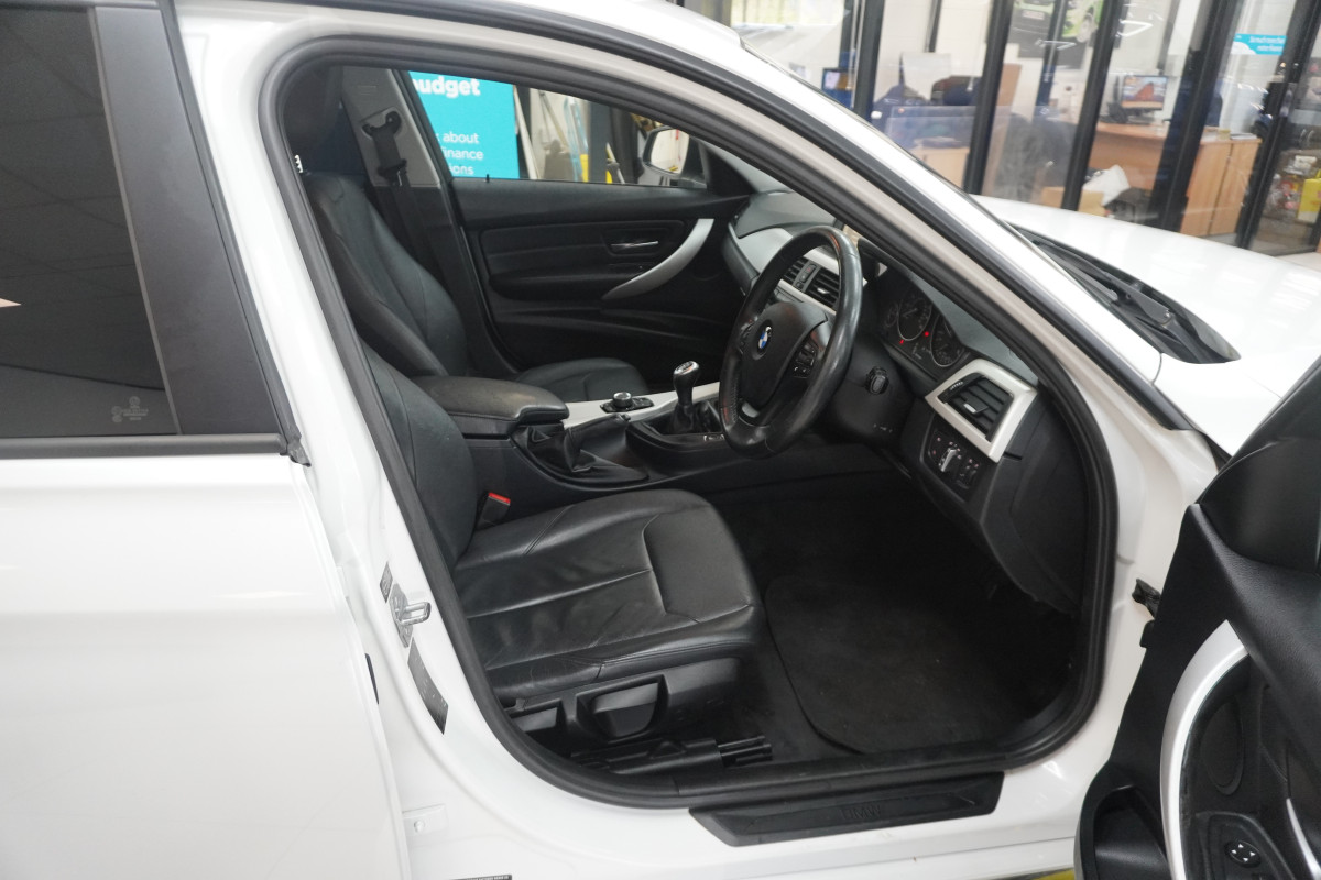 2013 (SEPT) BMW 320D EFFICENT DYNAMICS  — BLACK LEATHER