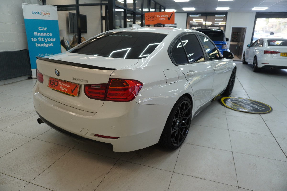 2013 (SEPT) BMW 320D EFFICENT DYNAMICS  — BLACK LEATHER