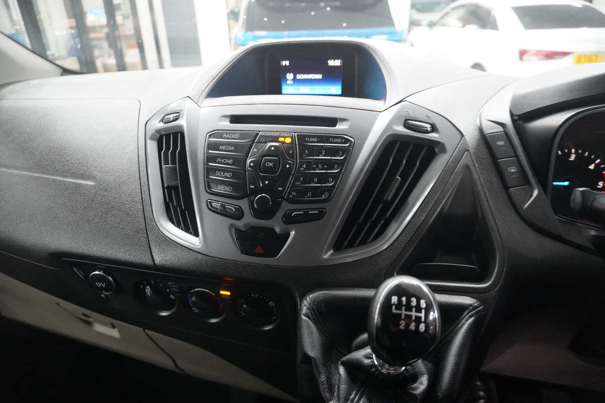 2017 (JULY) FORD TRANSIT TOURNEO 2.0 TDCi 310 TITANIUM — 5 SEATER PLUS WHEELCHAIR ACCESSABLE VEHICLE — ONLY 64K— NO VAT