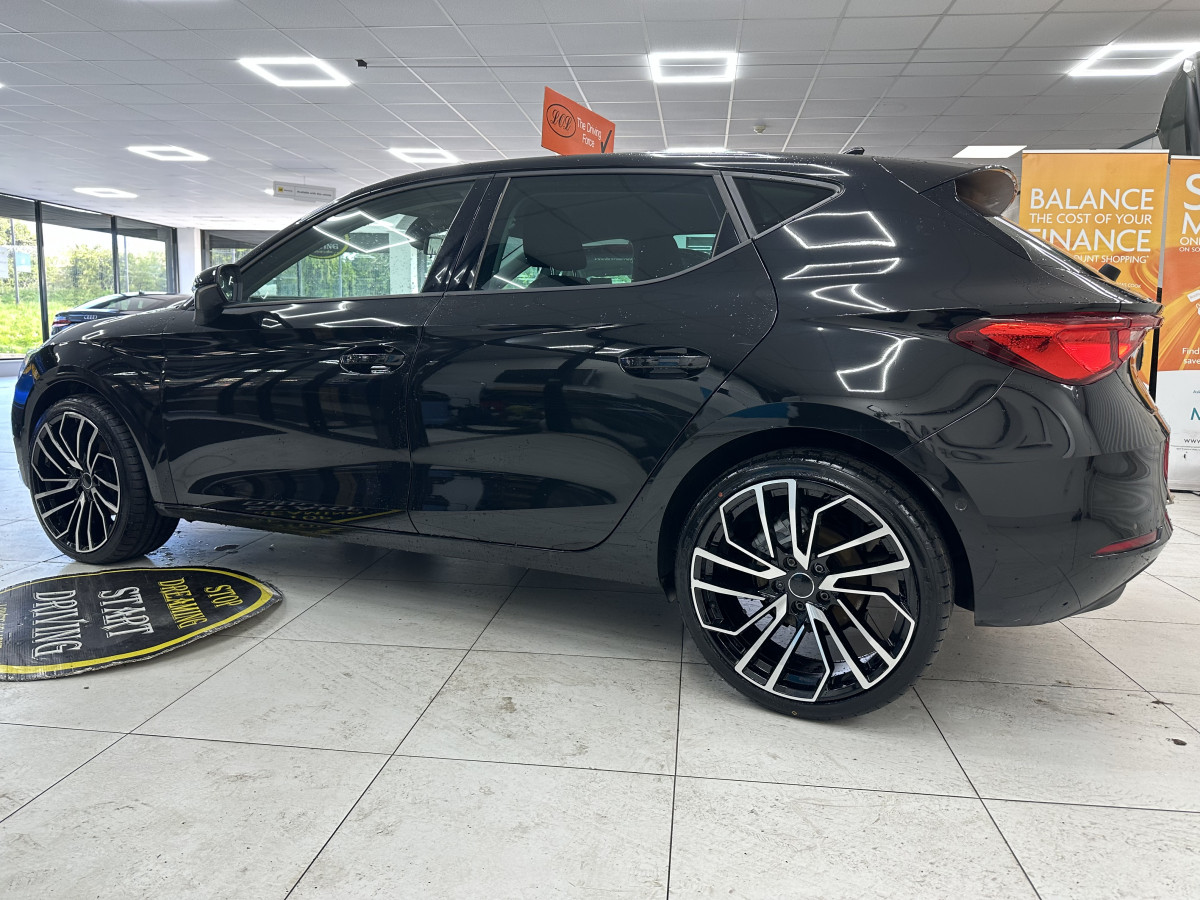 2020 (SEPT) SEAT LEON 1.5 TSi EVO SE DYNAMIC — NEW MODEL