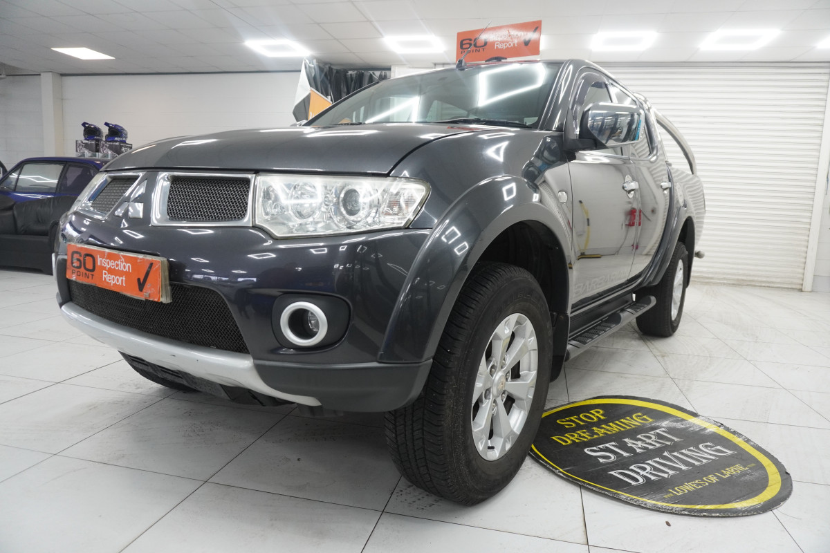 2013 MITSUBISHI L200 2.5 DI-D BARBARIAN DOUBLE CAB with BLACK LEATHER
