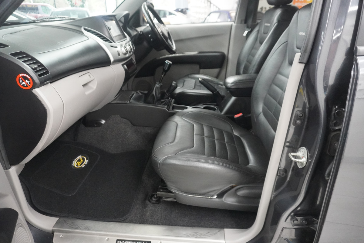 2013 MITSUBISHI L200 2.5 DI-D BARBARIAN DOUBLE CAB with BLACK LEATHER