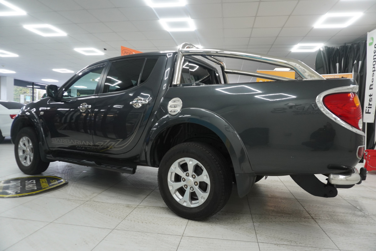 2013 MITSUBISHI L200 2.5 DI-D BARBARIAN DOUBLE CAB with BLACK LEATHER