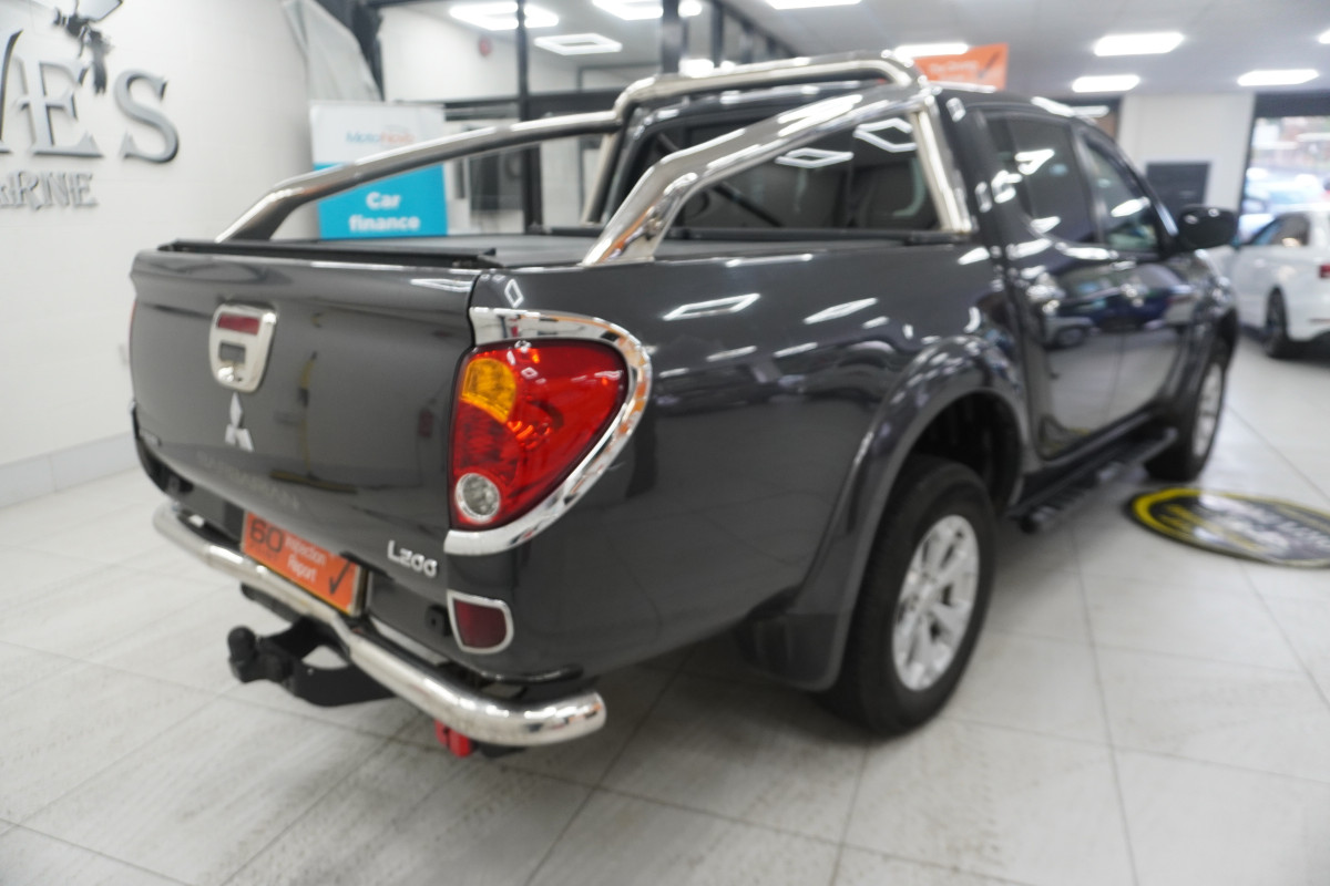 2013 MITSUBISHI L200 2.5 DI-D BARBARIAN DOUBLE CAB with BLACK LEATHER