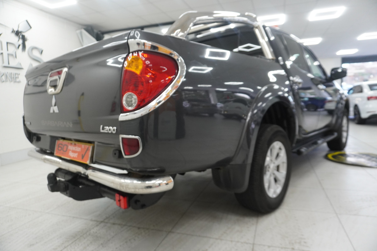 2013 MITSUBISHI L200 2.5 DI-D BARBARIAN DOUBLE CAB with BLACK LEATHER