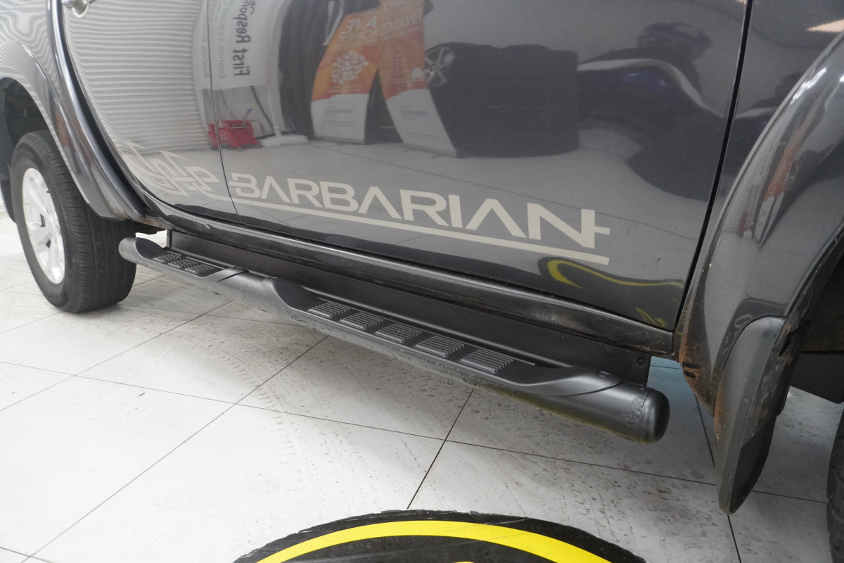 2013 MITSUBISHI L200 2.5 DI-D BARBARIAN DOUBLE CAB with BLACK LEATHER