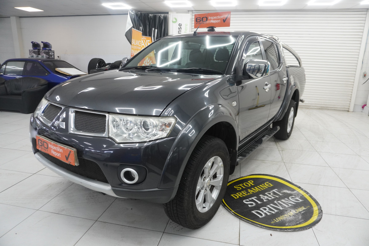 2013 MITSUBISHI L200 2.5 DI-D BARBARIAN DOUBLE CAB with BLACK LEATHER