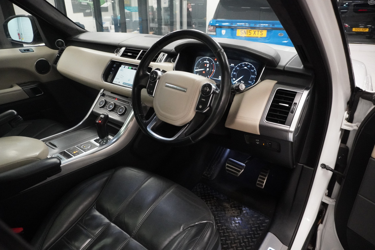 2015 RANGE ROVER SPORT 3.0 SDV6 AUTOBIOGRAPHY DYNAMIC — FULLY LOADED