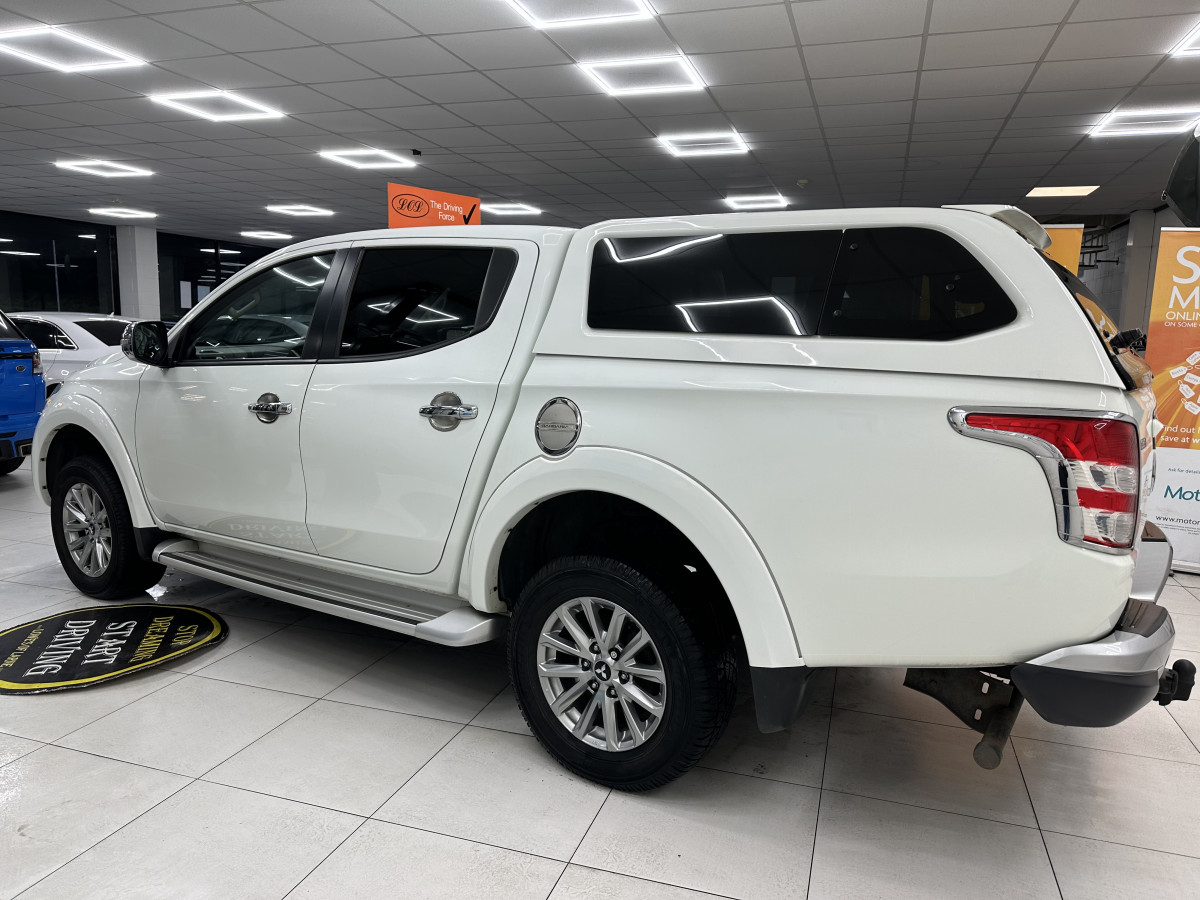 2019 (MAY) MITSUBISHI L200 DOUBLE CAB DI-D 178 4WD AUTOMATIC — with REAR HARD TOP CANOPY