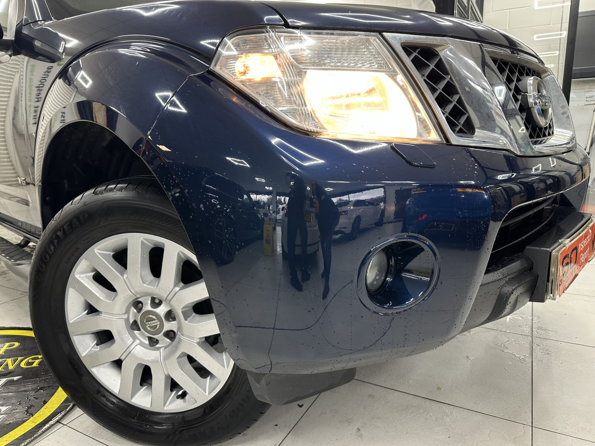 2014 NISSAN NAVARA 3.0 DCi V6 OUTLAW DOUBLE CAB PICK-UP AUTOMATIC with ONLY 84K — HEATED LEATHER, SAT NAV