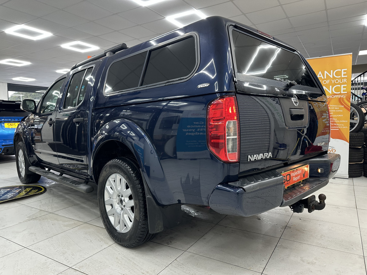 2014 NISSAN NAVARA 3.0 DCi V6 OUTLAW DOUBLE CAB PICK-UP AUTOMATIC with ONLY 84K — HEATED LEATHER, SAT NAV