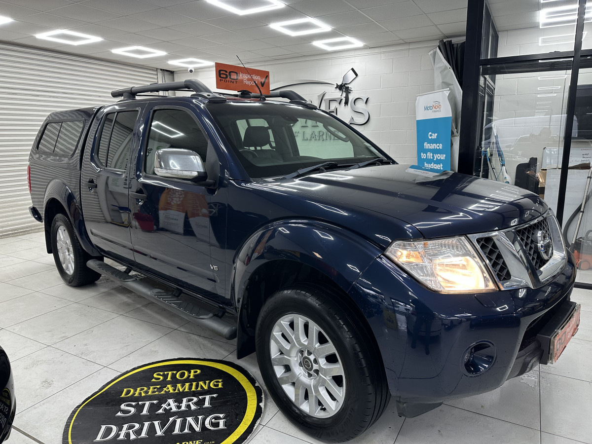 2014 NISSAN NAVARA 3.0 DCi V6 OUTLAW DOUBLE CAB PICK-UP AUTOMATIC with ONLY 84K — HEATED LEATHER, SAT NAV