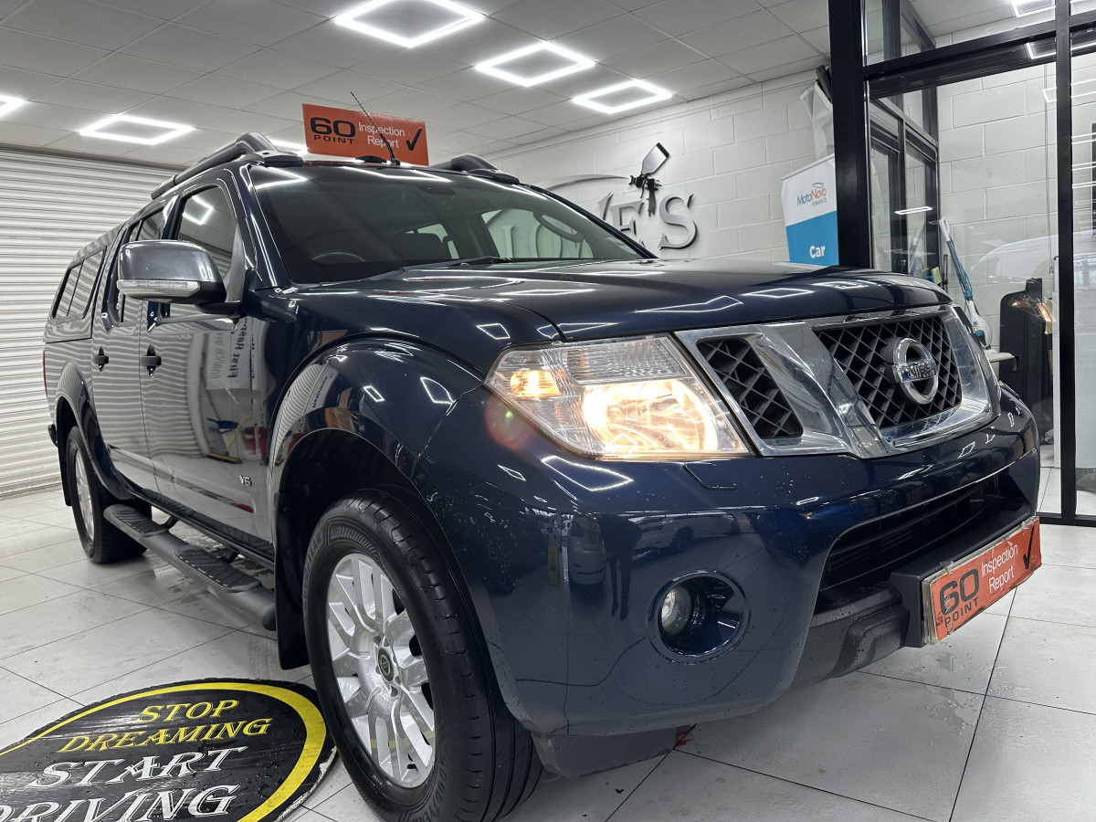 2014 NISSAN NAVARA 3.0 DCi V6 OUTLAW DOUBLE CAB PICK-UP AUTOMATIC with ONLY 84K — HEATED LEATHER, SAT NAV