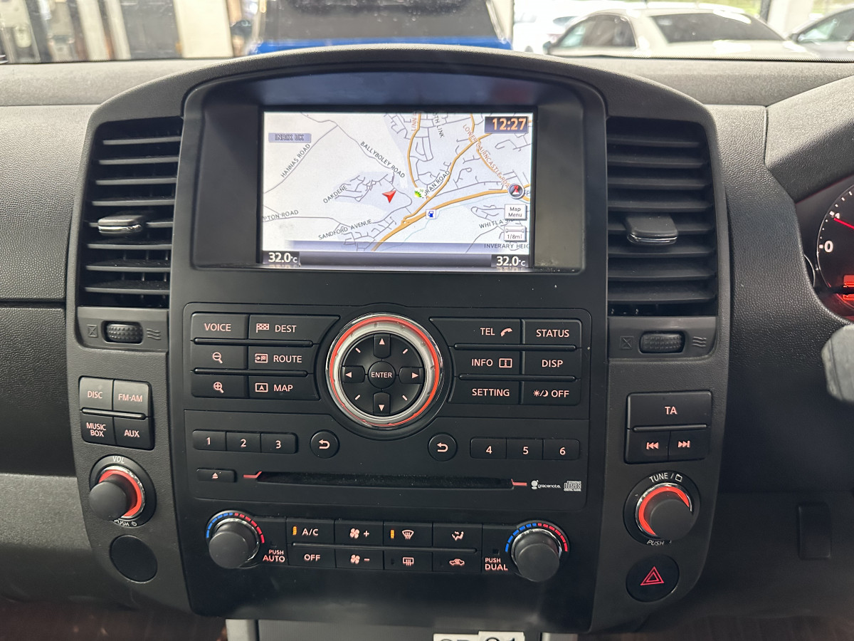 2014 NISSAN NAVARA 3.0 DCi V6 OUTLAW DOUBLE CAB PICK-UP AUTOMATIC with ONLY 84K — HEATED LEATHER, SAT NAV