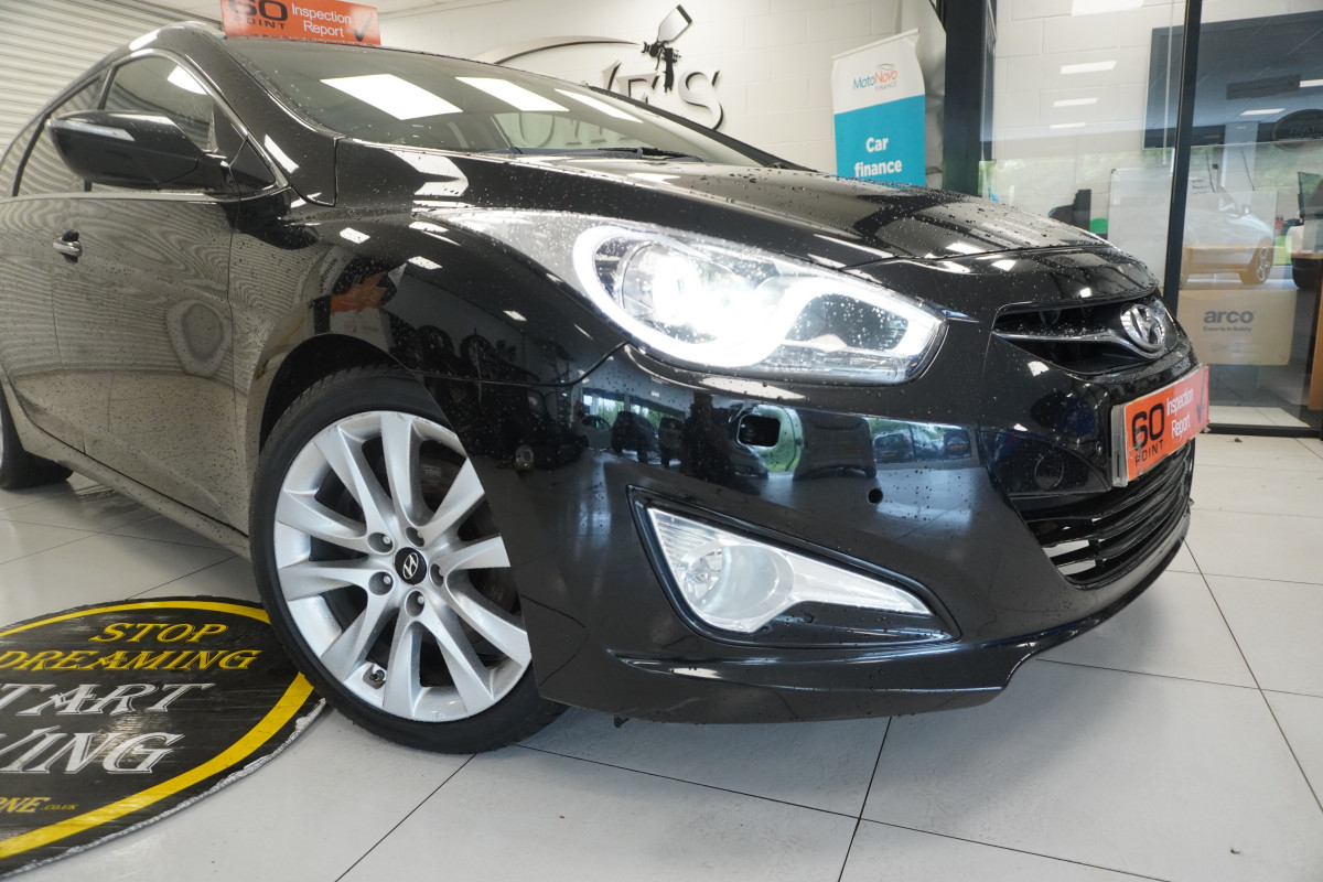 2012 (MAY) HYUNDAI i40 1.7 CRDi 136 PREMIUM ESTATE — HOT LEATHER, PANORAMIC ROOF, REAR CAMERA, SAT NAV